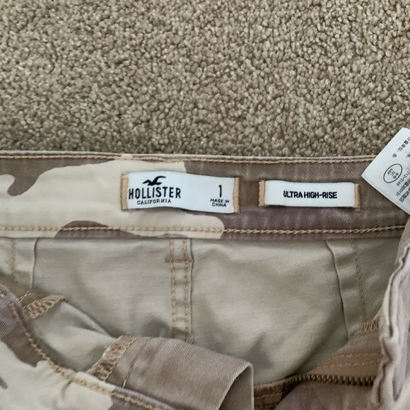 Hollister Camo mini skirt - Picture 3 of 3